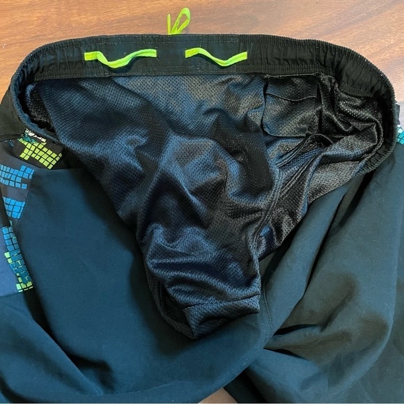 Nike Retro Geometric Swim Trunks - Picture 10 of 10